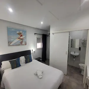 Ayz Frailes - Auto Check-in (adults Only) Penzion